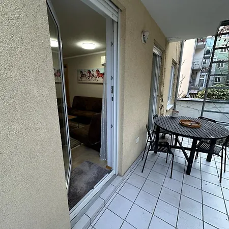 Zentral Stilvolle Zwei Apartment *